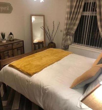 Lovely Ground Floor Apartment With Easy Parking. Белфаст Екстериор снимка