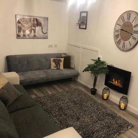 Lovely Ground Floor Apartment With Easy Parking. Белфаст Екстериор снимка